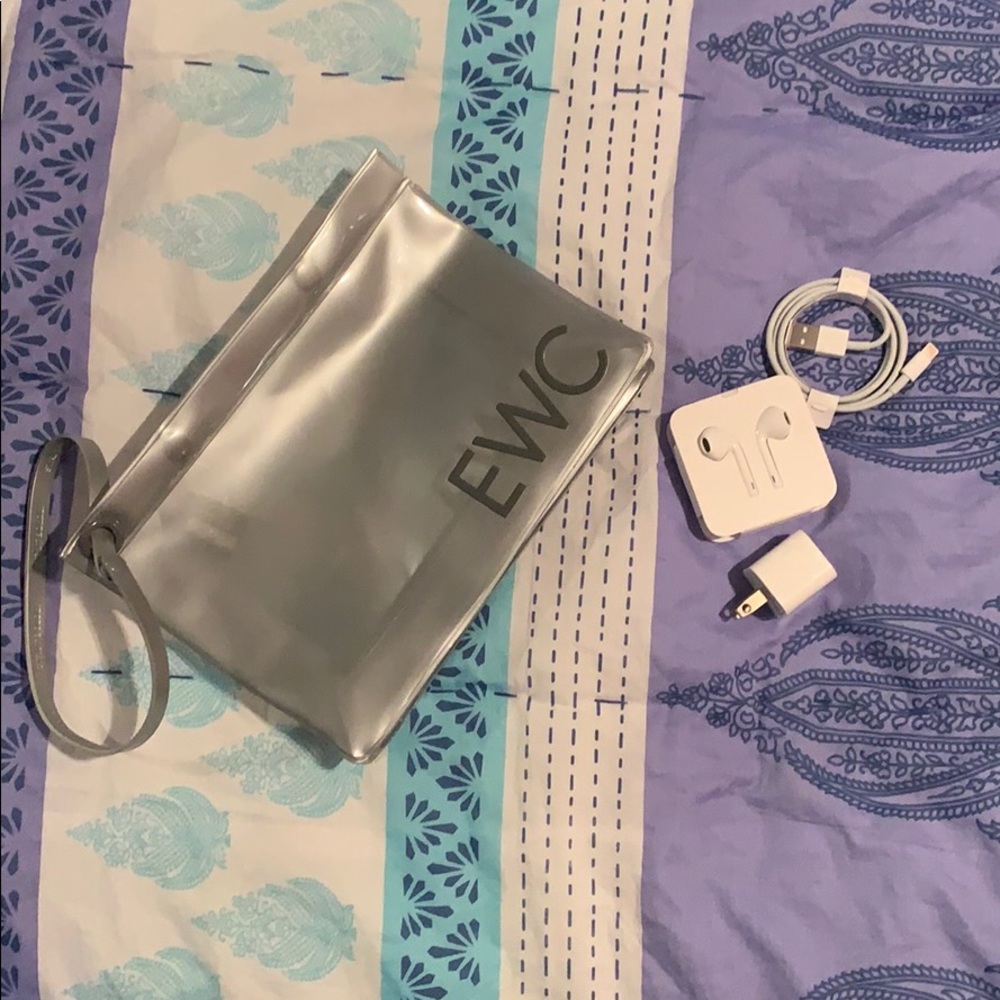 Wristlet & Charger - I phone